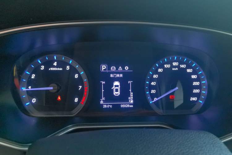 Used CHANGAN OSHAN X7 2020 1.5T Automatic Luxury Model Odometer Close Up