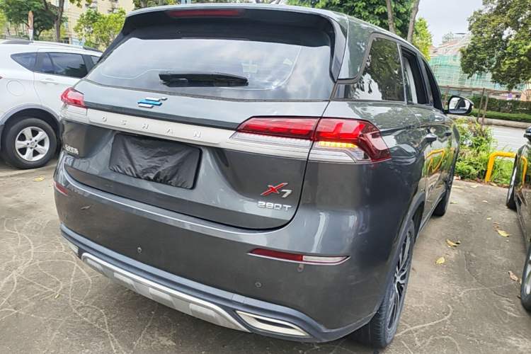 Used CHANGAN OSHAN X7 2020 1.5T Automatic Luxury Version Rear Right 45 Deg