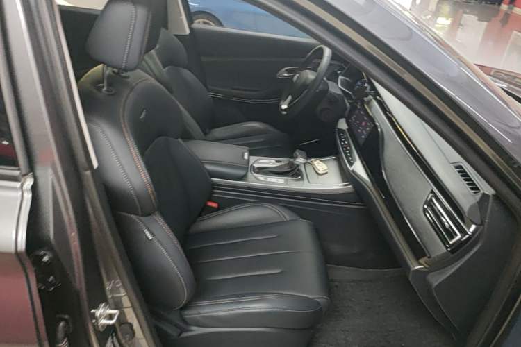 Used CHANGAN OSHAN X7 2020 1.5T Automatic Luxury Model Right Front Seat