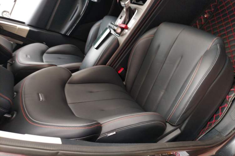 Used CHANGAN OSHAN X7 2020 1.5T Automatic Prestige Edition Right Front Seat