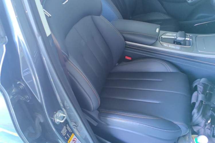 Used CHANGAN OSHAN X7 2020 1.5T Automatic Parking with Facial Recognition – Spacey & Carefree Edition Right Front Seat