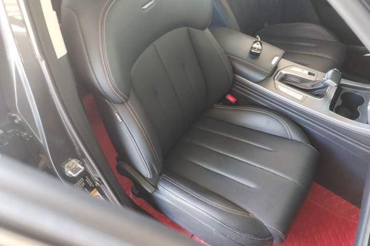 Used CHANGAN OSHAN X7 2020 1.5T Automatic Prestige Edition Right Front Seat