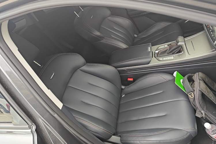 Used CHANGAN OSHAN X7 2020 1.5T Automatic Luxury Model Right Front Seat