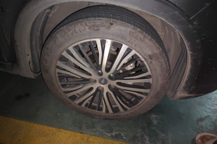 Used CHANGAN OSHAN X7 2020 1.5T Automatic Prestige Edition Right Front Wheel Hub