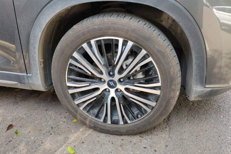 Used CHANGAN OSHAN X7 2020 1.5T Automatic Luxury Model Right Front Wheel Hub