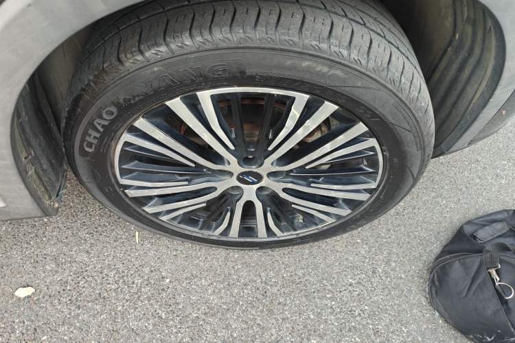 Used CHANGAN OSHAN X7 2020 1.5T Automatic Luxury Model Right Front Wheel Hub
