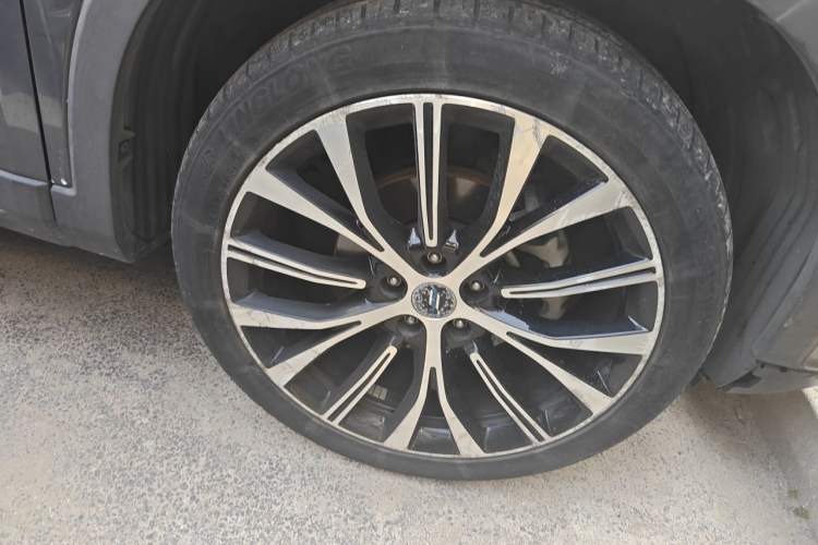 Used CHANGAN OSHAN X7 2020 1.5T Automatic Flagship Edition Right Front Wheel Hub