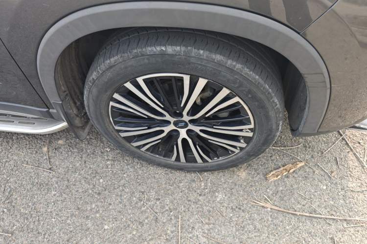 Used CHANGAN OSHAN X7 2020 1.5T Automatic Luxury Version Right Front Wheel Hub