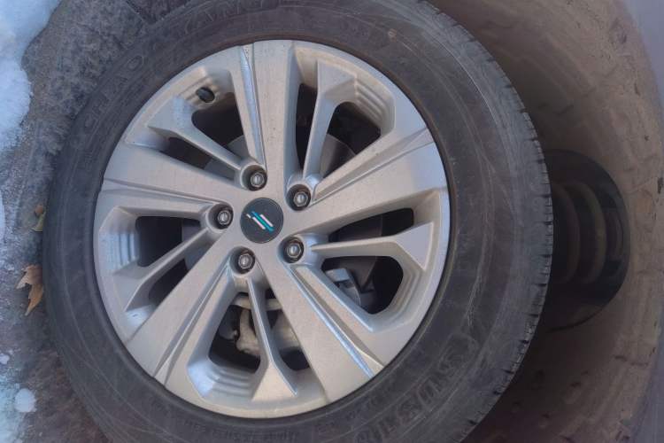 Used CHANGAN OSHAN X7 2020 1.5T Automatic Elite Edition Right Front Wheel Hub