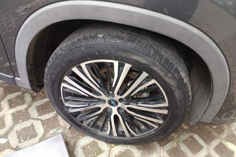 Used CHANGAN OSHAN X7 2020 1.5T Automatic Luxury Model Right Front Wheel Hub