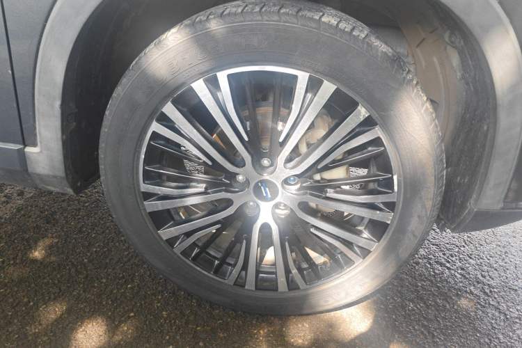 Used CHANGAN OSHAN X7 2020 1.5T Automatic Luxury Model Right Front Wheel Hub