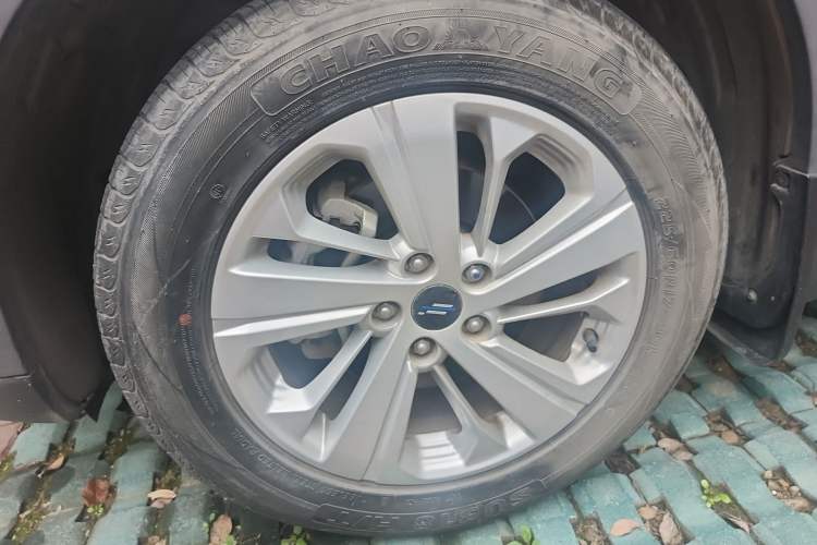 Used CHANGAN OSHAN X7 2020 1.5T Manual Luxury Version Right Front Wheel Hub