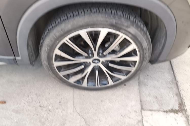 Used CHANGAN OSHAN X7 2020 1.5T Automatic Flagship Edition Right Front Wheel Hub