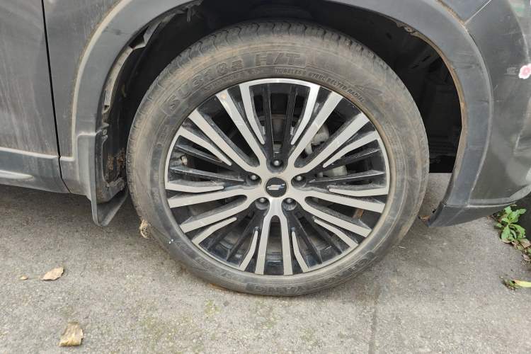 Used CHANGAN OSHAN X7 2020 1.5T Automatic Parking with Facial Recognition – Spacey & Carefree Edition Right Front Wheel Hub