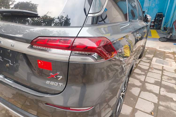 Used CHANGAN OSHAN X7 2020 1.5T Automatic Luxury Model Right Rear Taillight