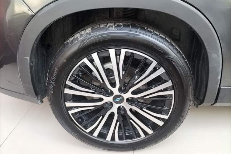 Used CHANGAN OSHAN X7 2020 1.5T Automatic Luxury Model Right Rear Wheel Hub