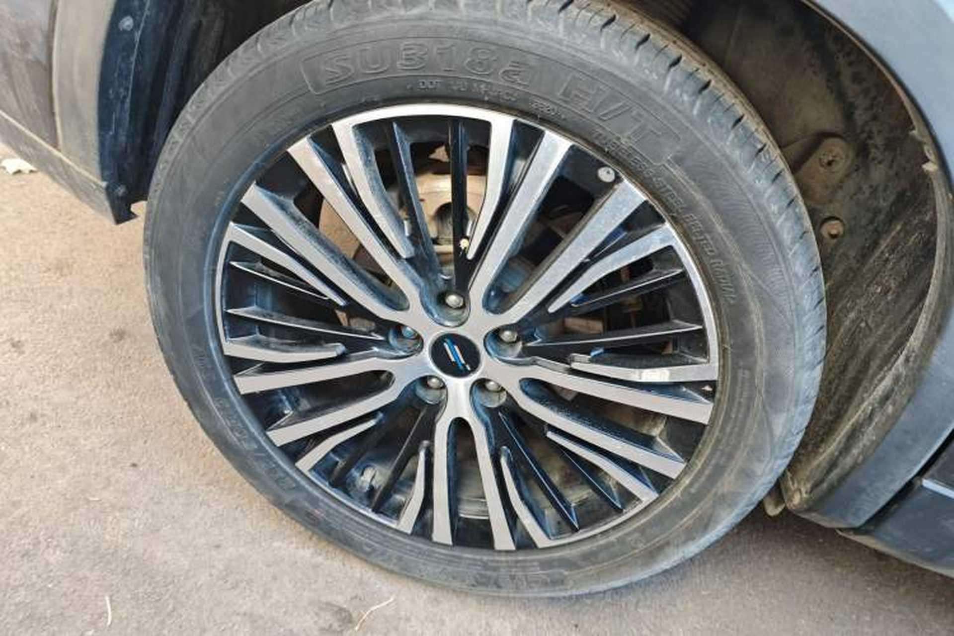 Used CHANGAN OSHAN X7 2020 1.5T Automatic Luxury Model Right Rear Wheel Hub