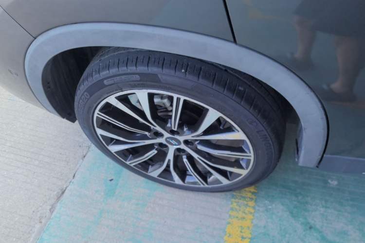 Used CHANGAN OSHAN X7 2020 1.5T Automatic Parking with Facial Recognition – Spacey & Carefree Edition Right Rear Wheel Hub