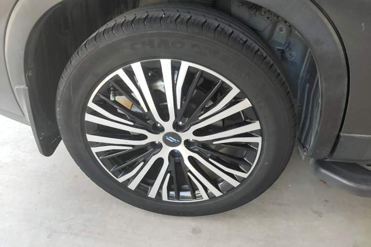Used CHANGAN OSHAN X7 2020 1.5T Automatic Prestige Edition Right Rear Wheel Hub