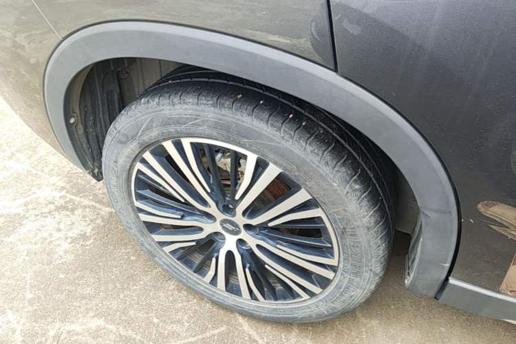Used CHANGAN OSHAN X7 2020 1.5T Automatic Luxury Version Right Rear Wheel Hub