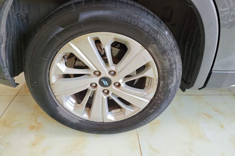 Used CHANGAN OSHAN X7 2020 1.5T Manual Luxury Version Right Rear Wheel Hub