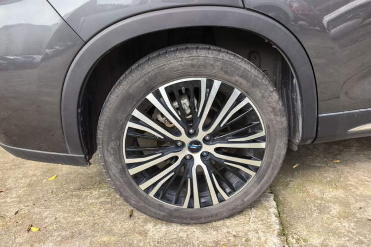 Used CHANGAN OSHAN X7 2020 1.5T Automatic Prestige Edition Right Rear Wheel Hub