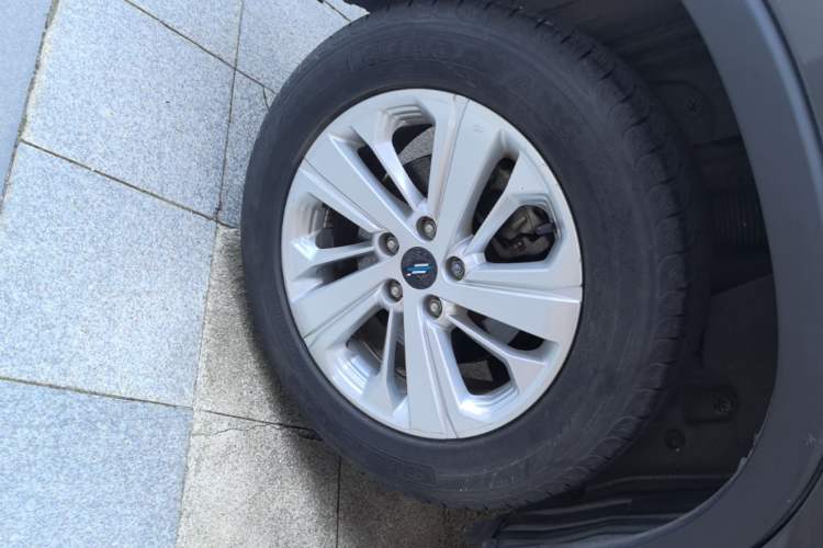 Used CHANGAN OSHAN X7 2020 1.5T Manual Luxury Version Right Rear Wheel Hub