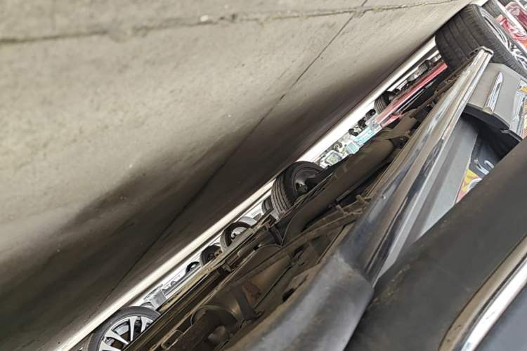 Used CHANGAN OSHAN X7 2020 1.5T Automatic Luxury Model Right Side Sill