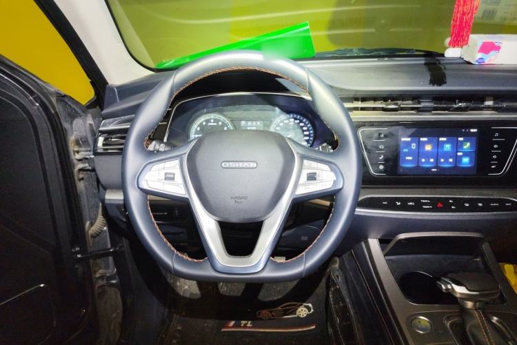 Used CHANGAN OSHAN X7 2020 1.5T Automatic Luxury Version Steering Wheel