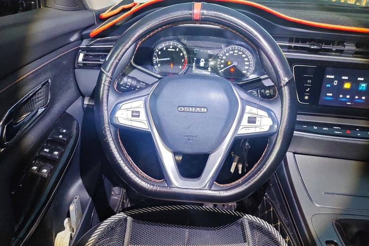 Used CHANGAN OSHAN X7 2020 1.5T Manual Luxury Version Steering Wheel