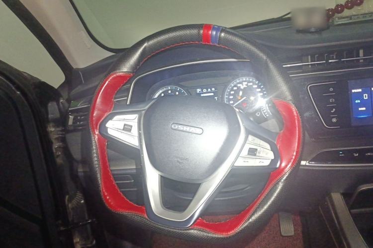Used CHANGAN OSHAN X7 2020 1.5T Automatic Luxury Version Steering Wheel
