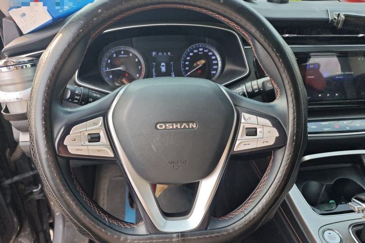 Used CHANGAN OSHAN X7 2020 1.5T Automatic Luxury Version Steering Wheel