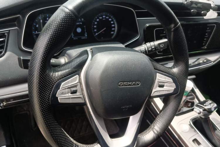 Used CHANGAN OSHAN X7 2020 1.5T Automatic Elite Edition Steering Wheel