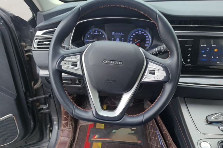 Used CHANGAN OSHAN X7 2020 1.5T Automatic Luxury Version Steering Wheel