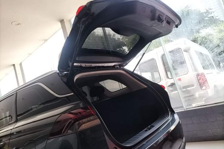 Used CHANGAN OSHAN X7 2020 1.5T Automatic Luxury Model Trunk