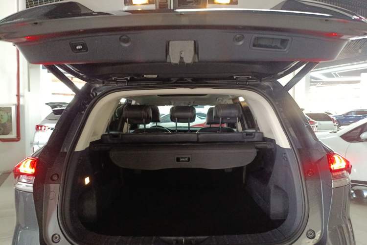 Used CHANGAN OSHAN X7 2020 1.5T Automatic Pilot Edition Trunk