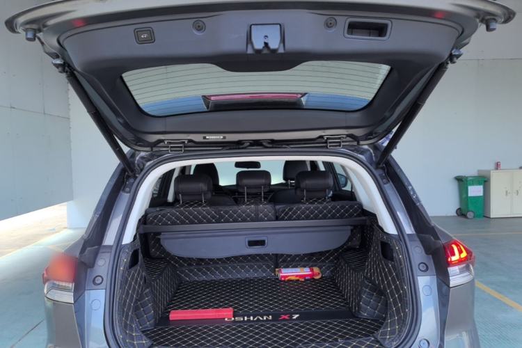 Used CHANGAN OSHAN X7 2020 1.5T Automatic Parking with Facial Recognition – Spacey & Carefree Edition Trunk