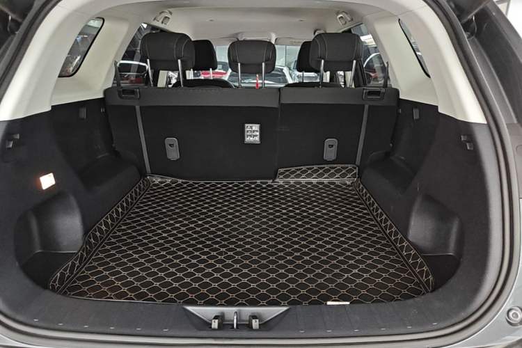 Used CHANGAN OSHAN X7 2020 1.5T Automatic Elite Edition Trunk
