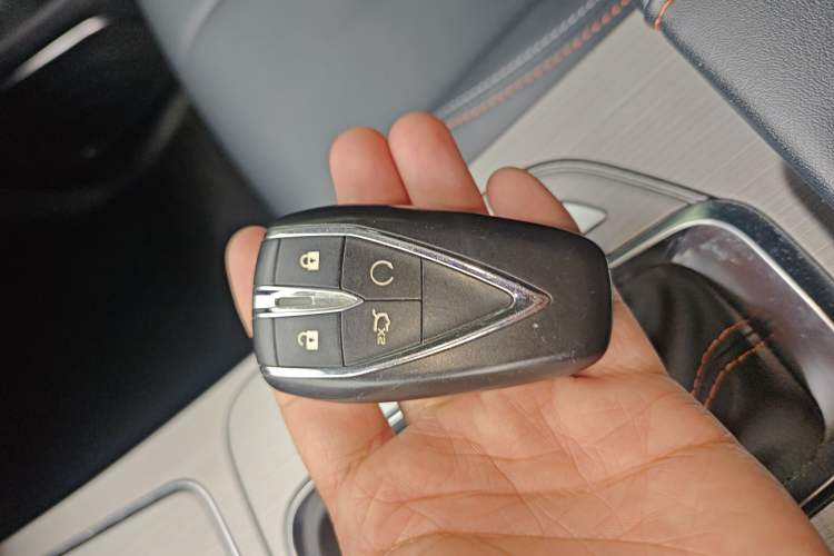 Used CHANGAN OSHAN X7 2020 1.5T Automatic Luxury Model Vehicle Key