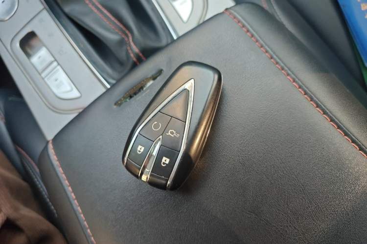 Used CHANGAN OSHAN X7 2020 1.5T Automatic Luxury Model Vehicle Key