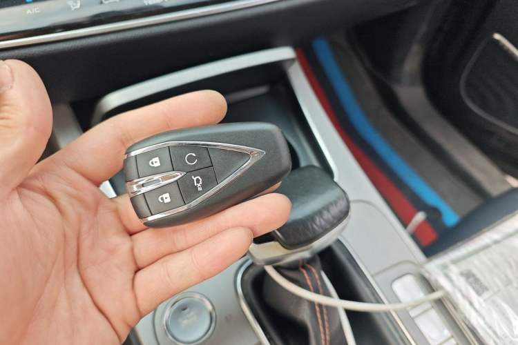 Used CHANGAN OSHAN X7 2020 1.5T Automatic Luxury Version Vehicle Key