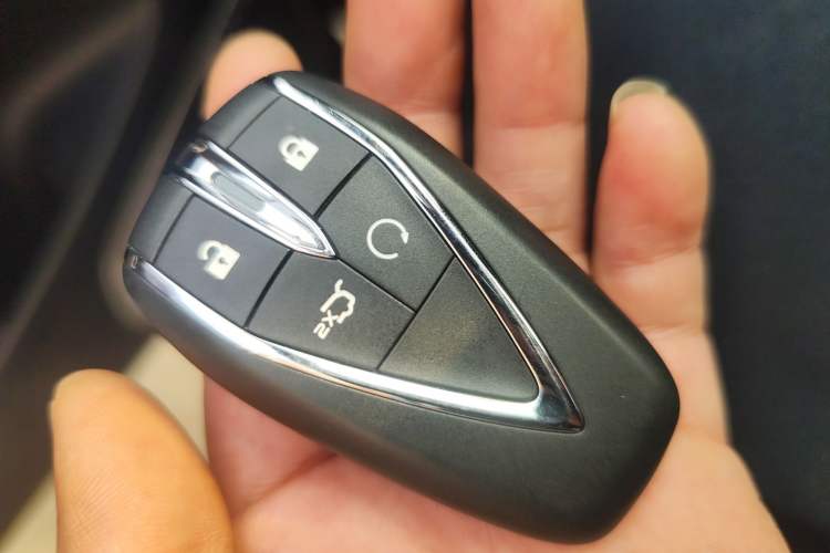 Used CHANGAN OSHAN X7 2020 1.5T Automatic Luxury Version Vehicle Key