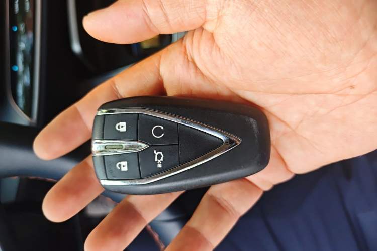Used CHANGAN OSHAN X7 2020 1.5T Automatic Prestige Edition Vehicle Key