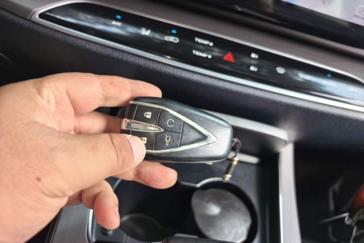 Used CHANGAN OSHAN X7 2020 1.5T Automatic Prestige Edition Vehicle Key