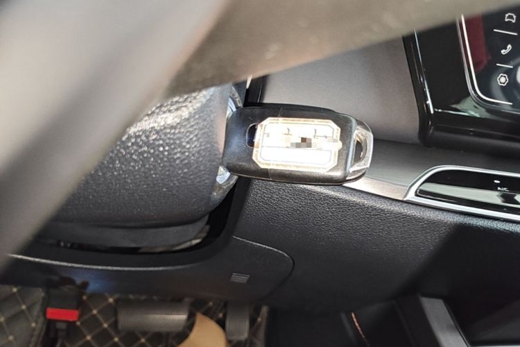 Used CHANGAN OSHAN X7 2020 1.5T Automatic Elite Edition Vehicle Key
