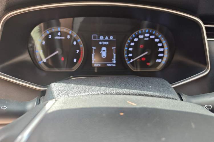 Used CHANGAN OSHAN X7 2020 1.5T Manual Luxury Version Odometer Close Up