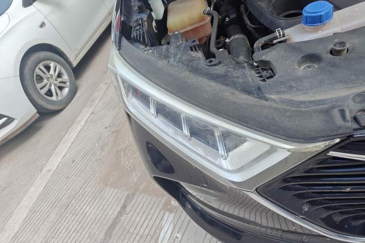 Used CHANGAN OSHAN X7 2020 1.5T Manual Luxury Version Right Front Headlight