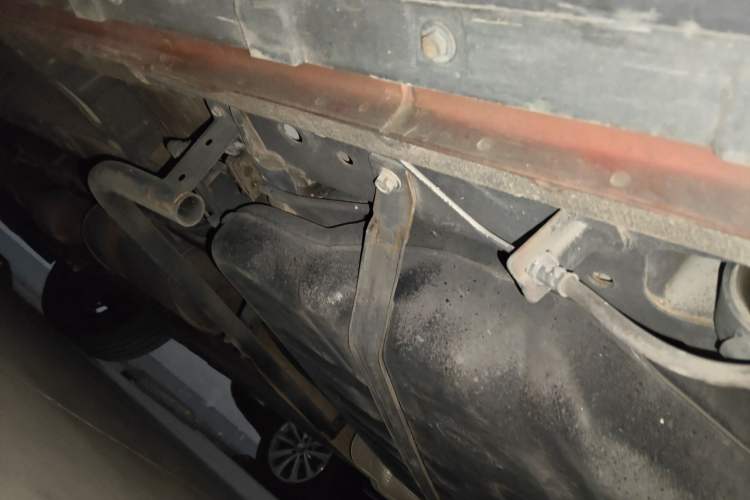 Used CHANGAN OSHAN X7 2020 1.5T Automatic Luxury Model Chassis Rear Left