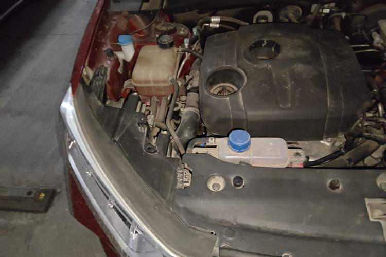 Used CHANGAN OSHAN X7 2020 1.5T Automatic Luxury Model Engine Bay Right