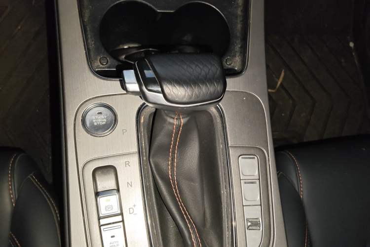 Used CHANGAN OSHAN X7 2020 1.5T Automatic Luxury Model Gear Lever